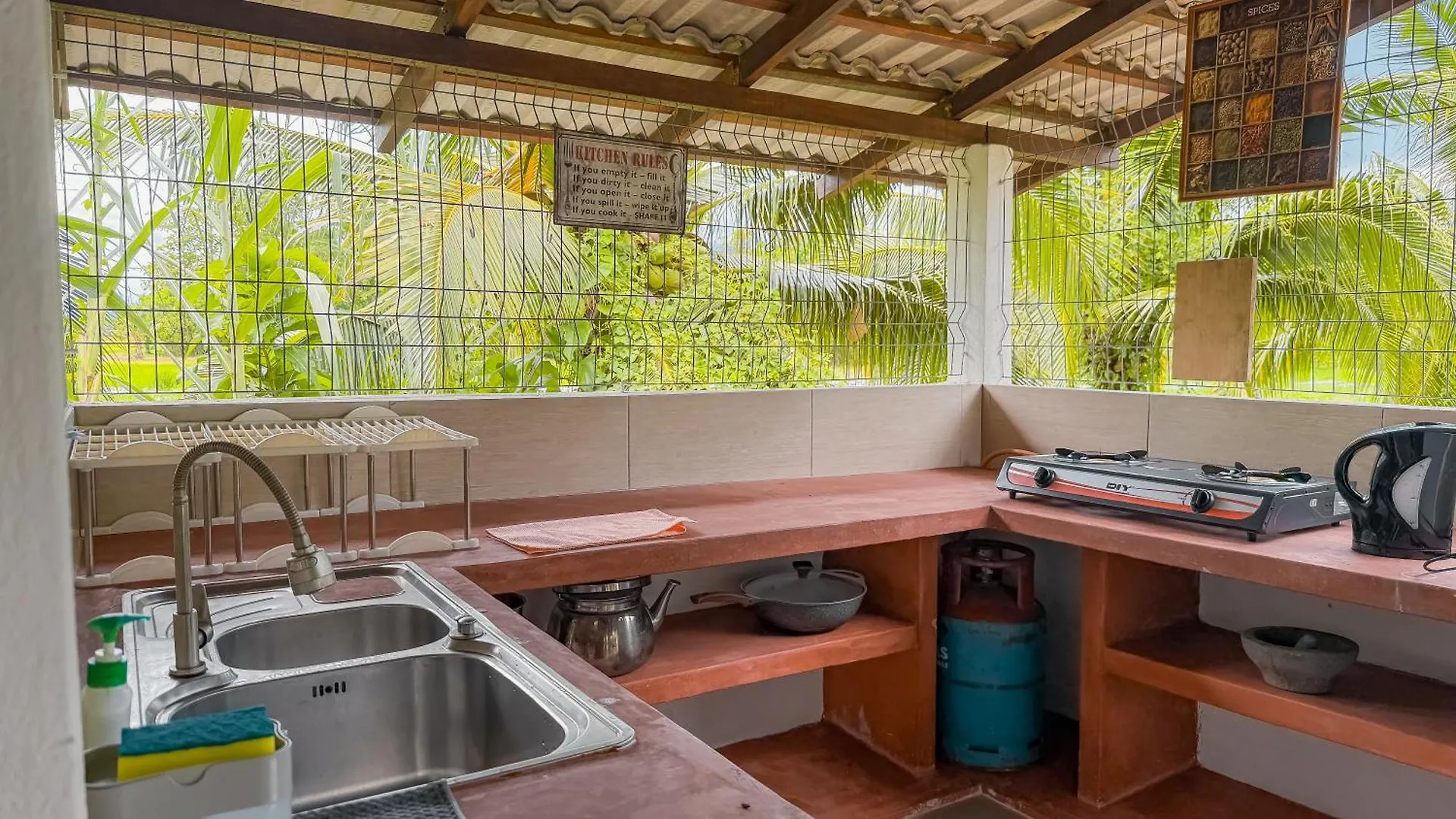 Kampung Nature Stilt House With Paddy Field View باليك بولاو 0*,  ماليزيا
